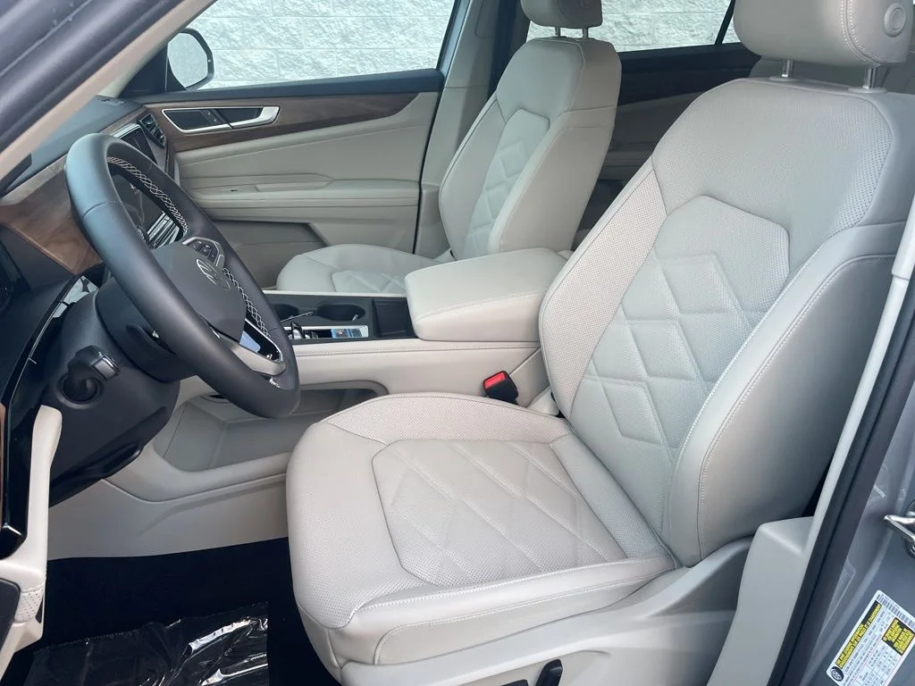 New 2026 Silver Volkswagen 2.0T SE image 6