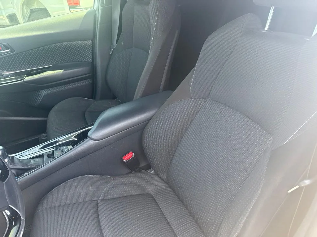 Used 2019 Silver Toyota XLE image 8