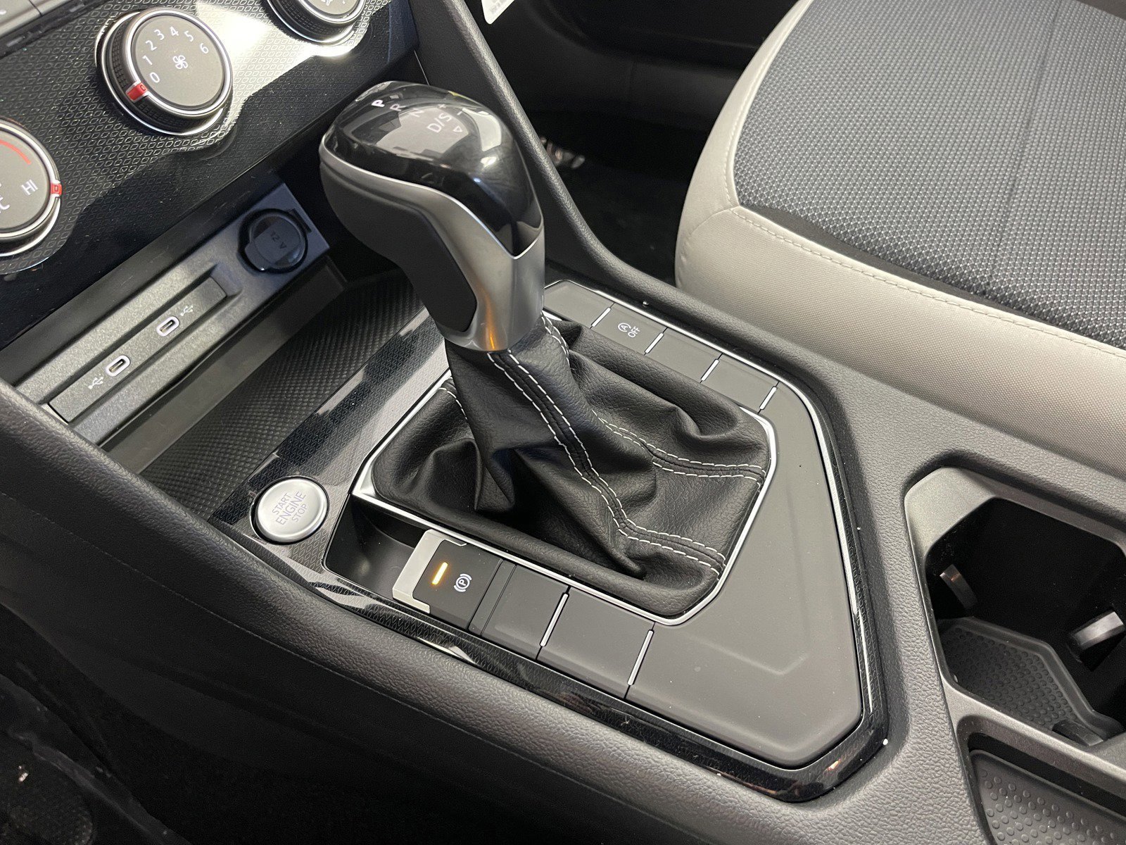 2025 Volkswagen Taos S - Photo 29