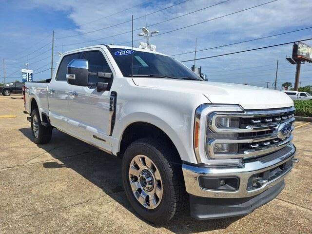 Used 2023 Star White Metallic Tri-Coat Ford LARIAT image 7