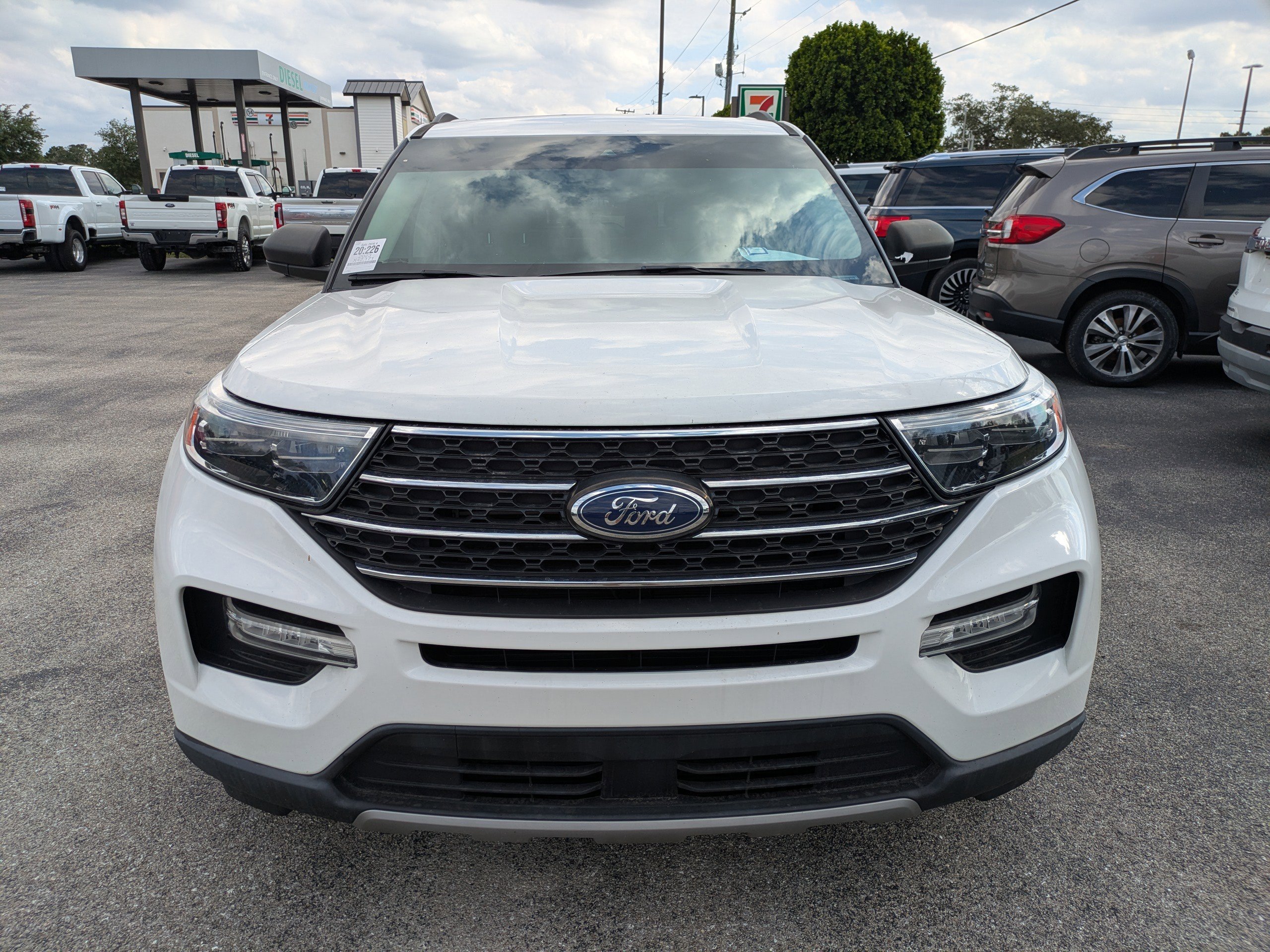Used 2023 Oxford White Ford XLT image 8