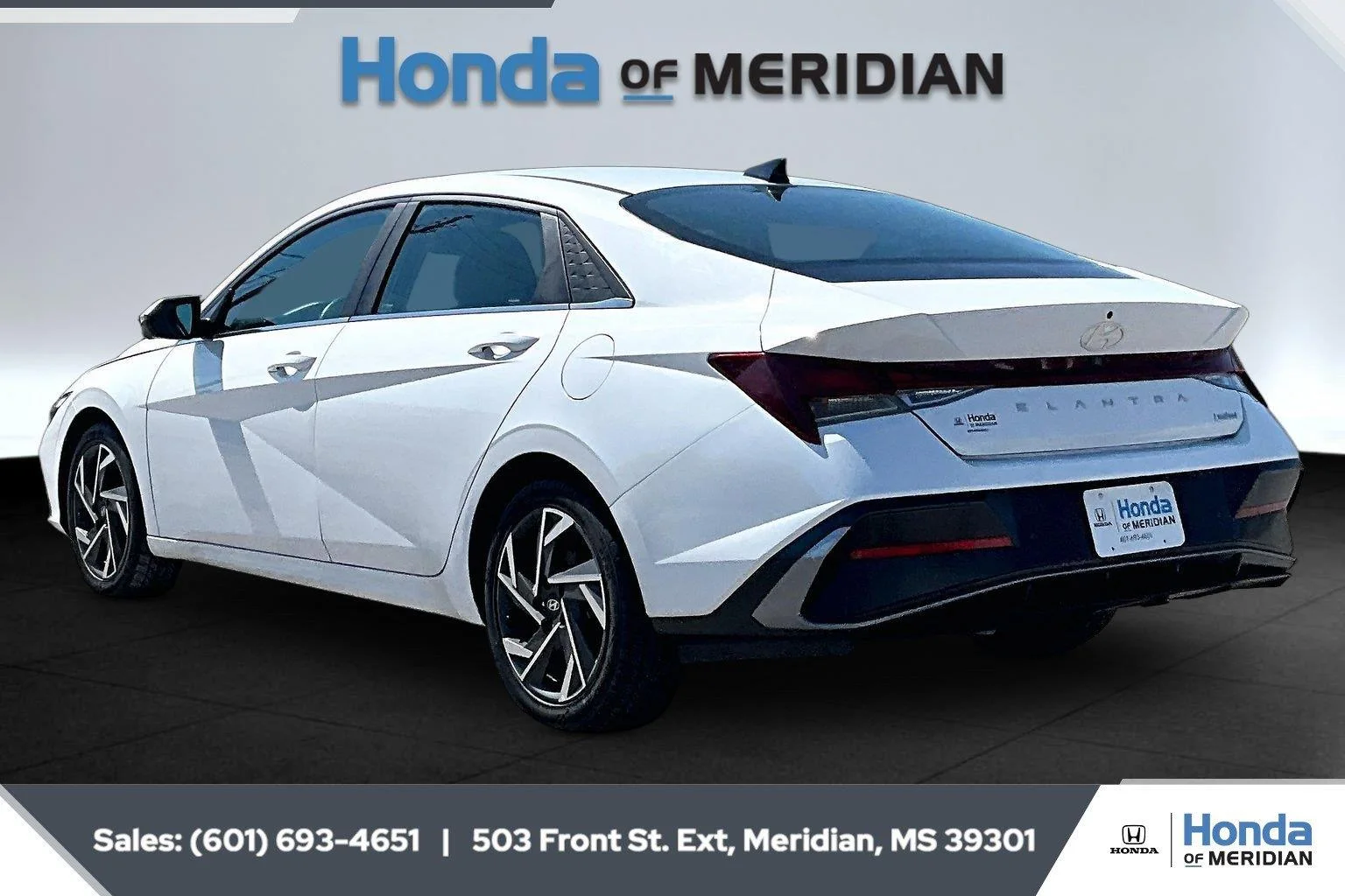 Used 2024 Serenity White Hyundai Limited image 2