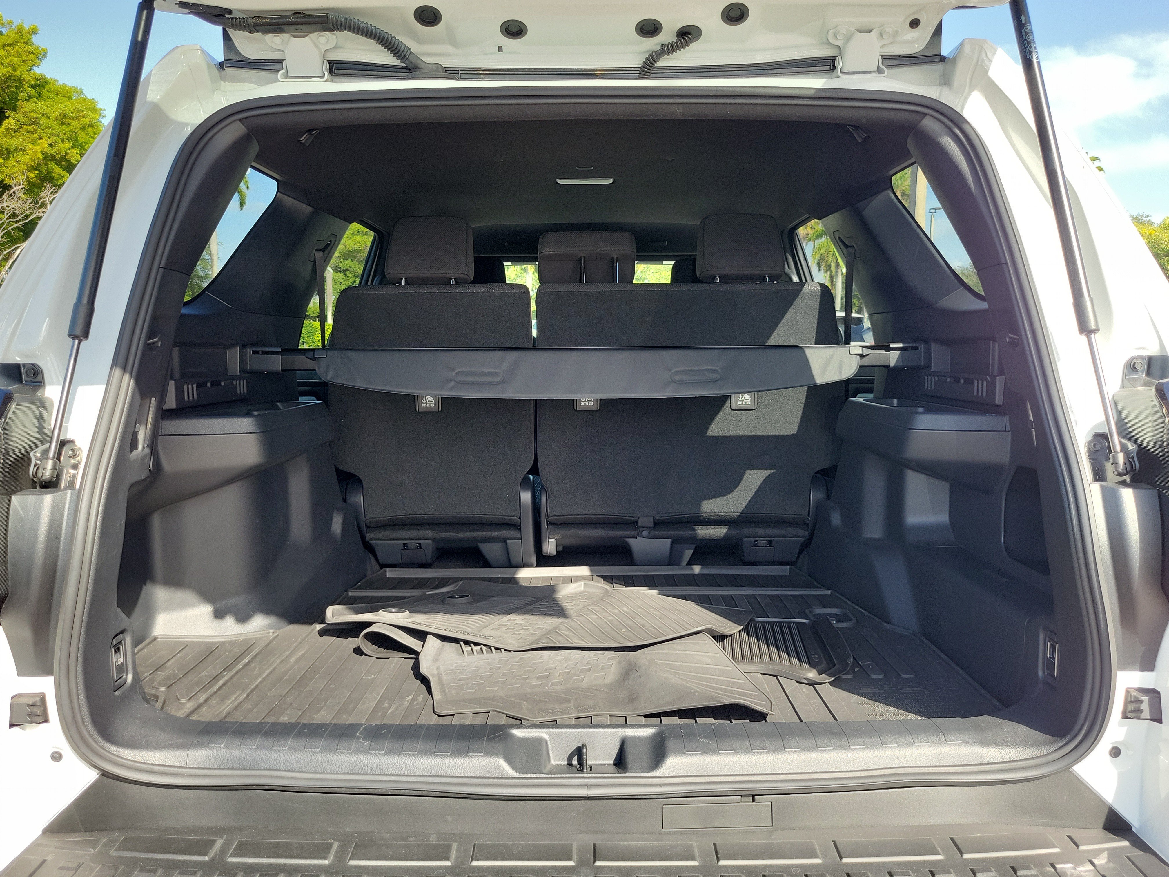 Used 2025 Ice Toyota SR5 image 10
