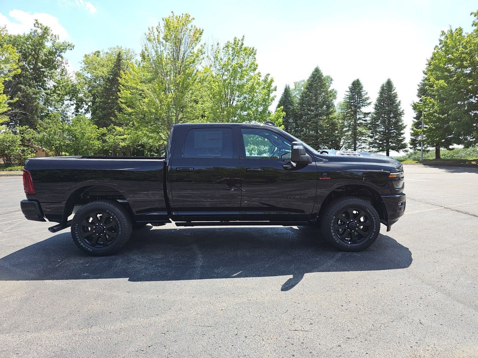 New 2026 Diamond Black Crystal Pearlcoat Ram Laramie image 6