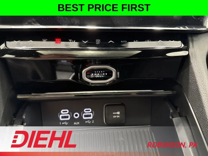 New 2026 Bright White Clear-Coat Exterior Paint Jeep Limited image 30