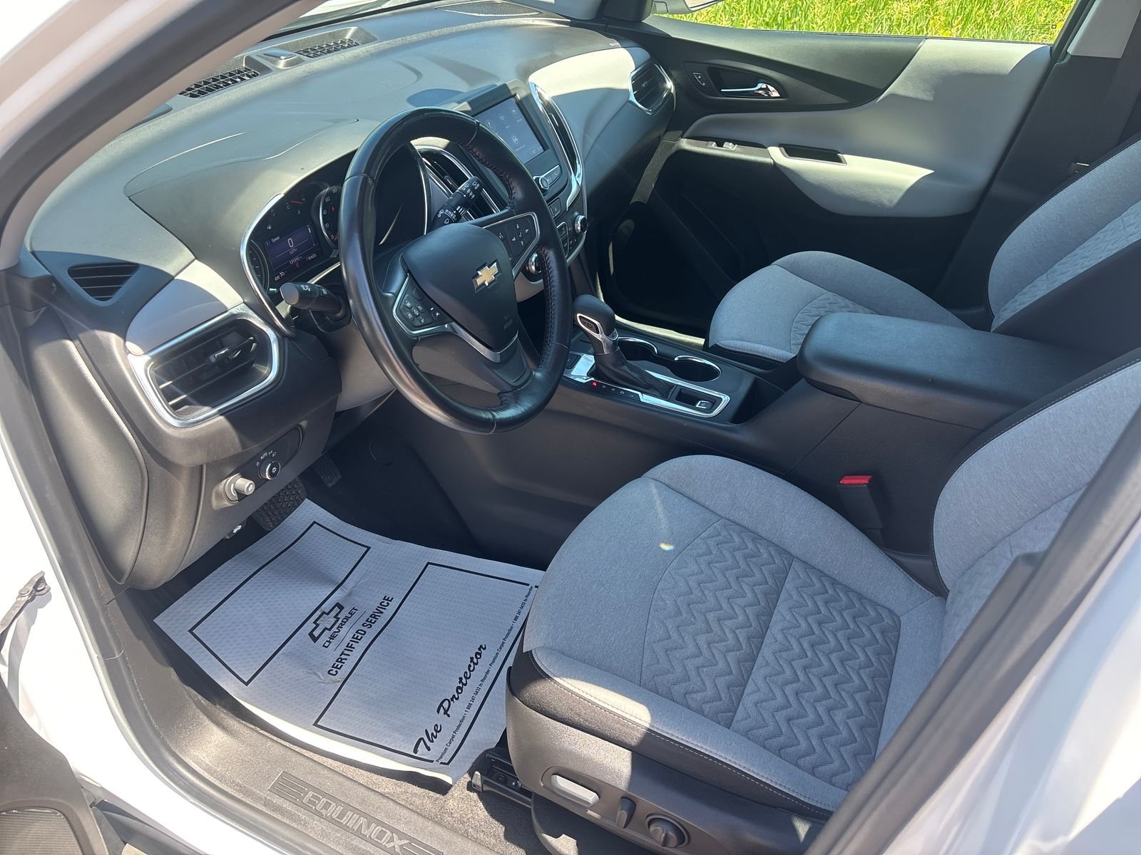 Used 2022 Summit White Chevrolet LT image 9