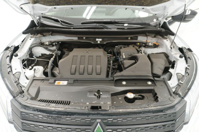 New 2026 White Diamond Mitsubishi LE 1.5T S-AWC image 32
