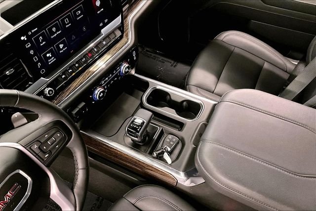 Used 2024 Downpour Metallic GMC Elevation image 17
