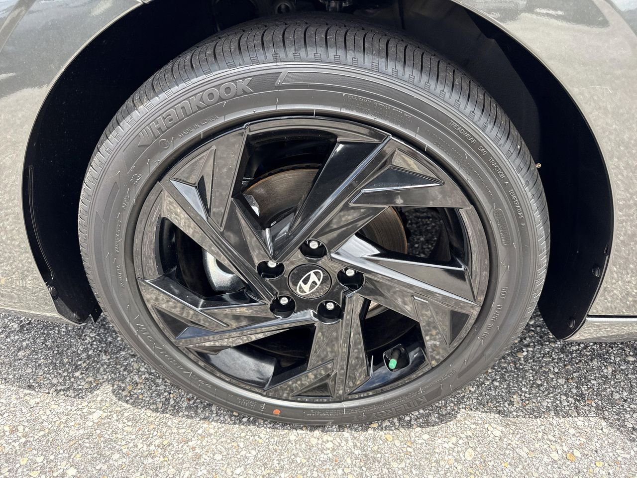 New 2026 Amazon Gray Hyundai SEL Sport Premium image 9