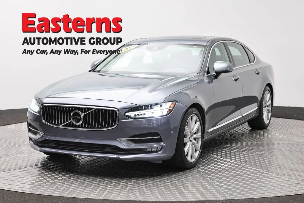 Used 2018 Gray Volvo T6 Inscription image 1