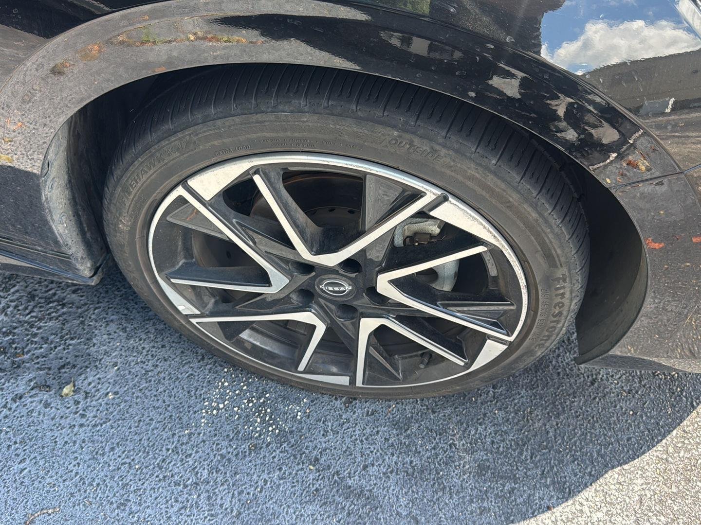 Used 2025 Super Black Nissan SR image 7