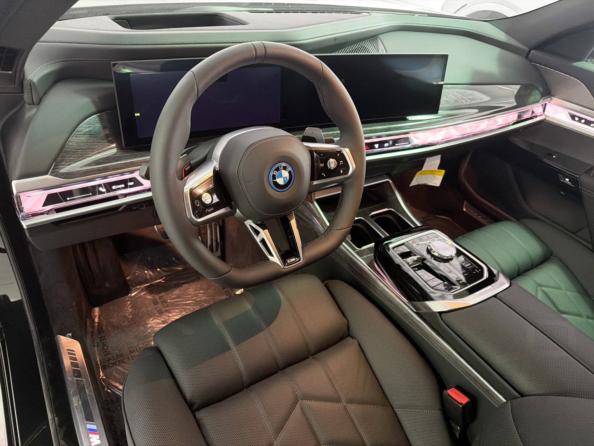 2026 BMW 7 Series 750e - Photo 24