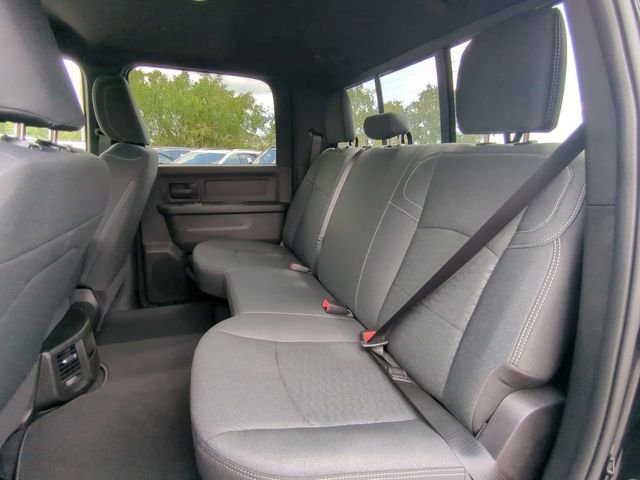 New 2026 Diamond Black Crystal Pearl-Coat Exterior Paint RAM Tradesman image 15