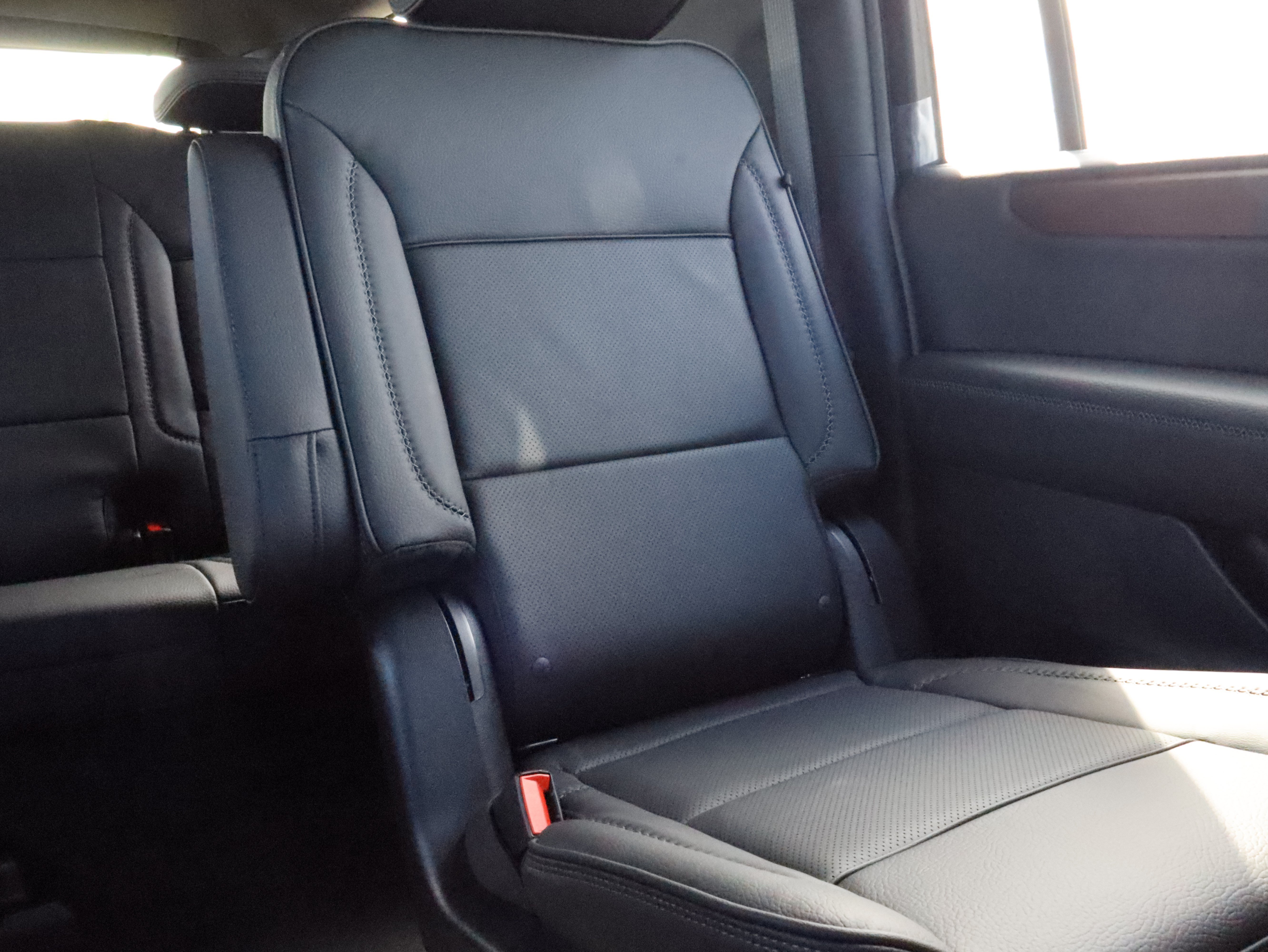 2026 GMC Yukon XL Denali - Photo 9