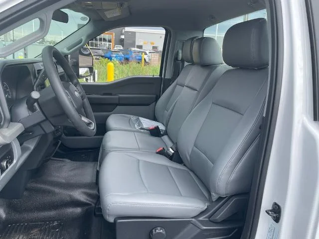 New 2026 Oxford White Ford F-550® XL image 54