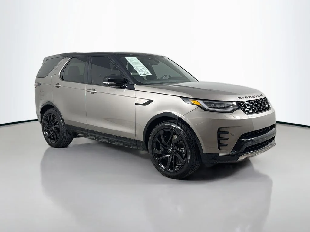 Used 2025 Lantau Bronze Metallic Land Rover Dynamic SE image 3