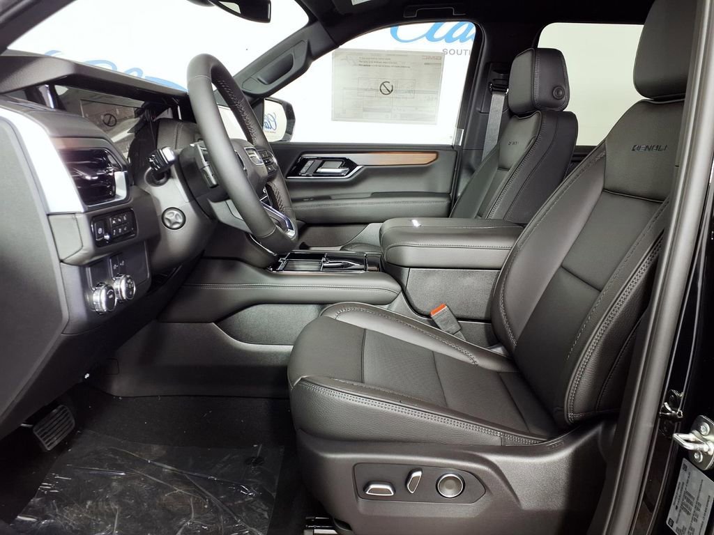 2026 GMC Yukon XL Denali - Photo 7