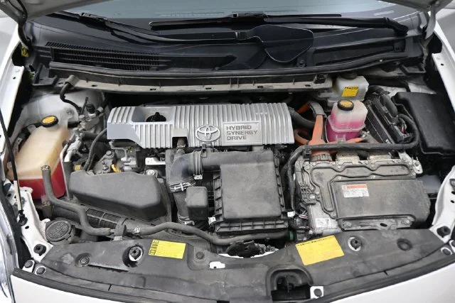 Used 2013 White Toyota Two image 12