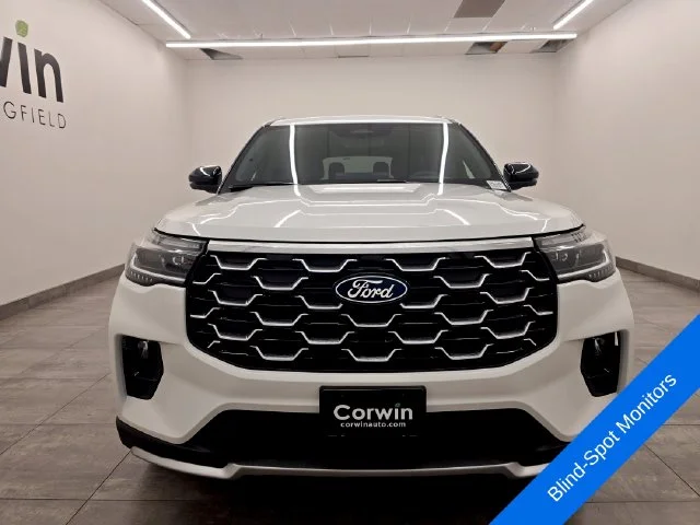 New 2027 Star White Metallic Tri-Coat Ford Platinum™ image 7