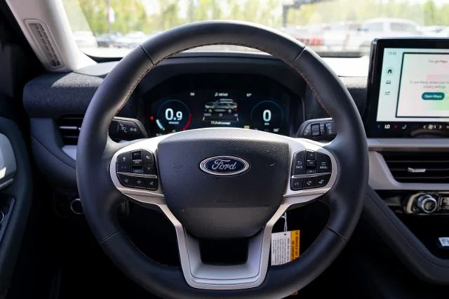 New 2026 Carbonized Gray Metallic Ford Active image 29