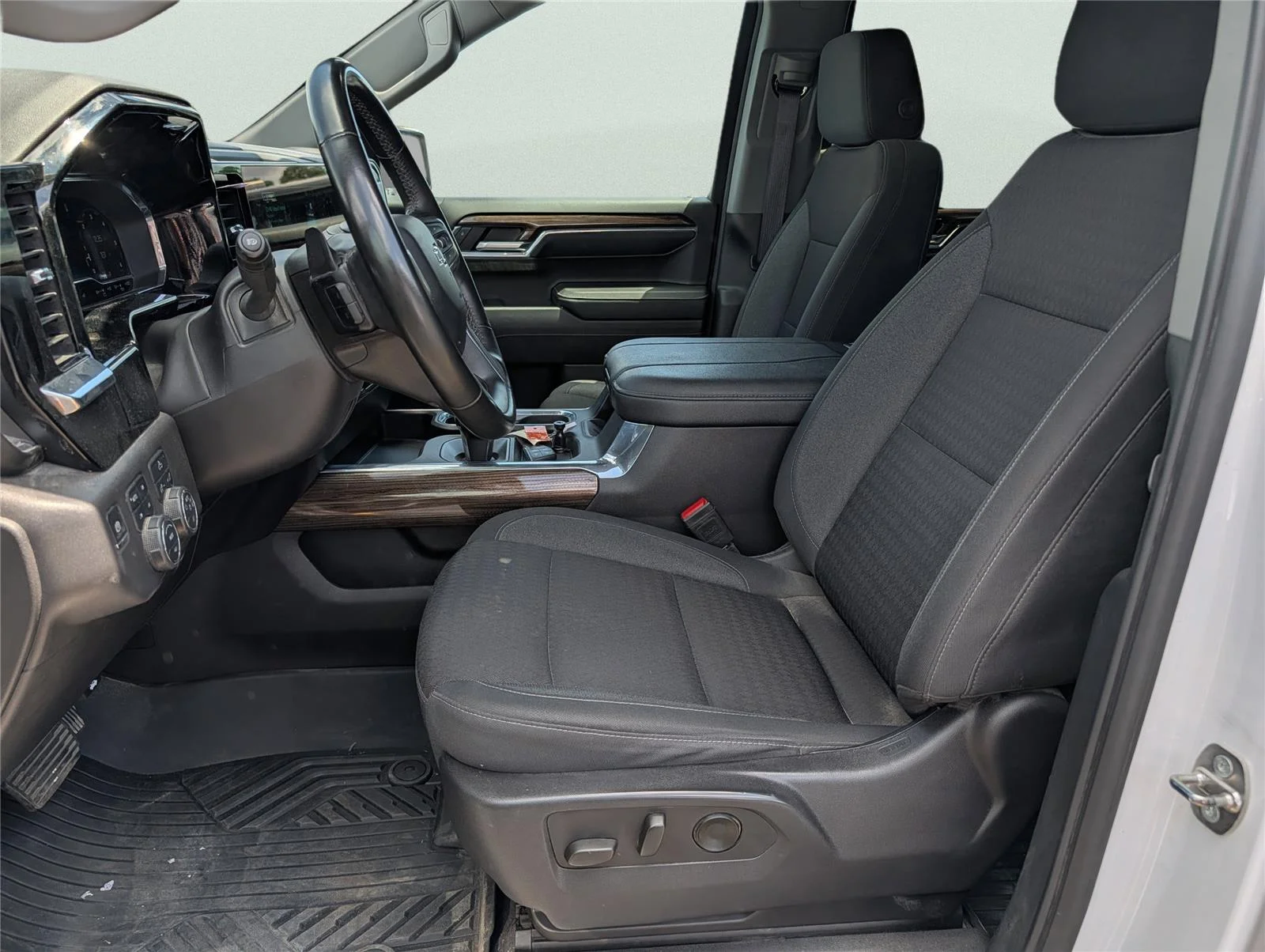 Used 2024 Summit White Chevrolet LT Trail Boss image 11