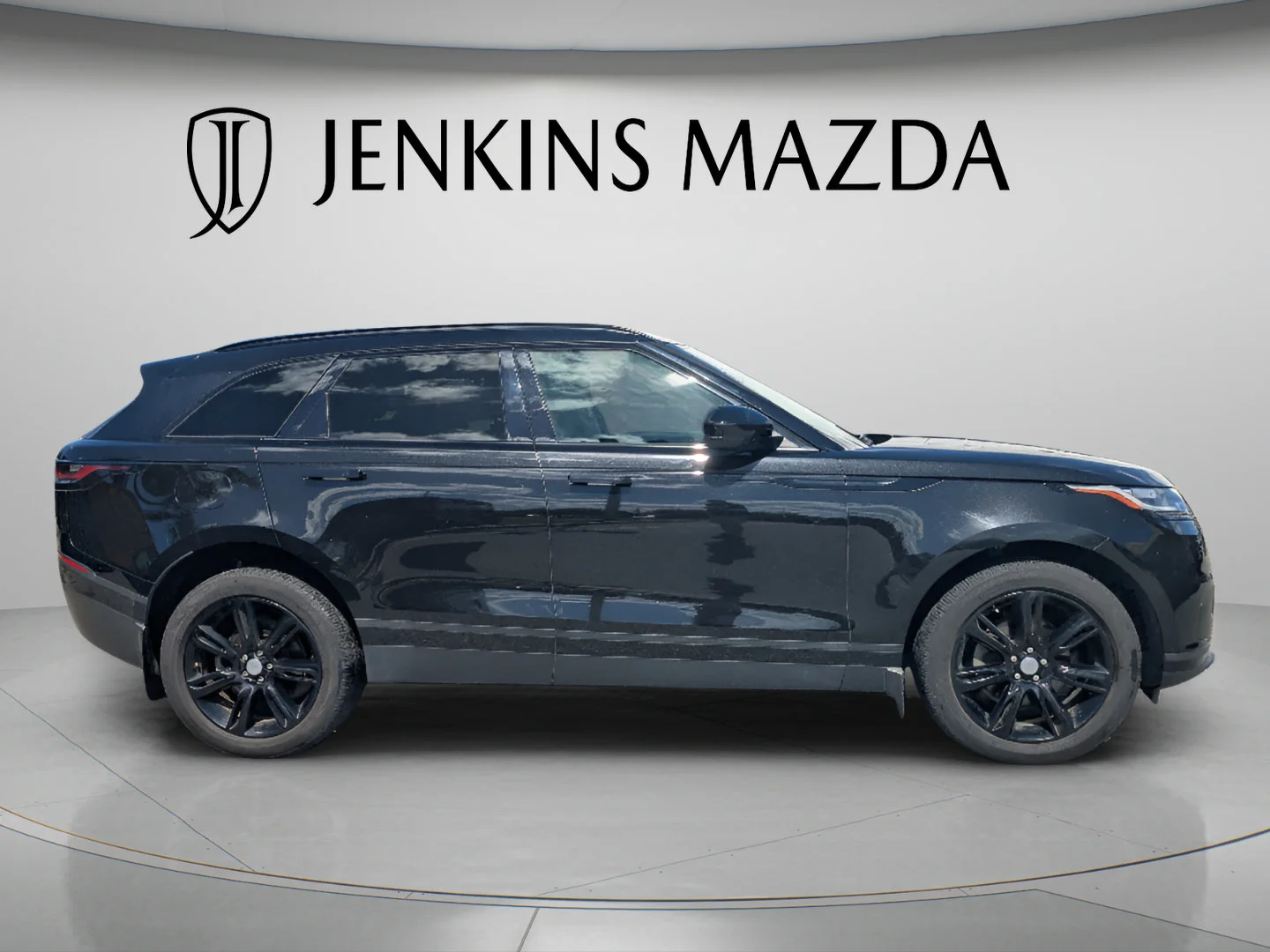 Used 2019 Silver Land Rover S image 8