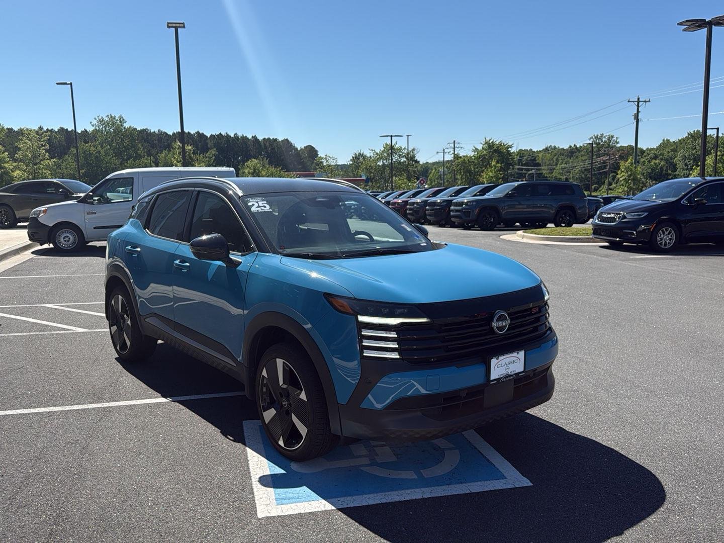 Used 2025 Arctic Ice Blue Metallic/Super Black Nissan SR image 3