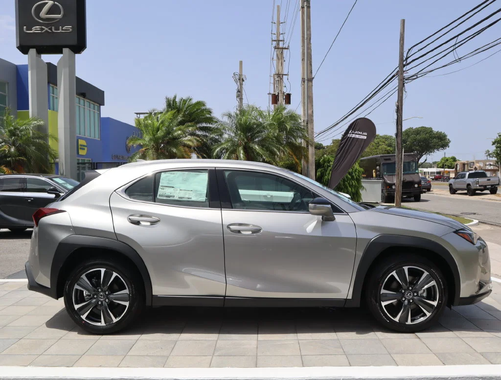 New 2026  Lexus 300h image 4