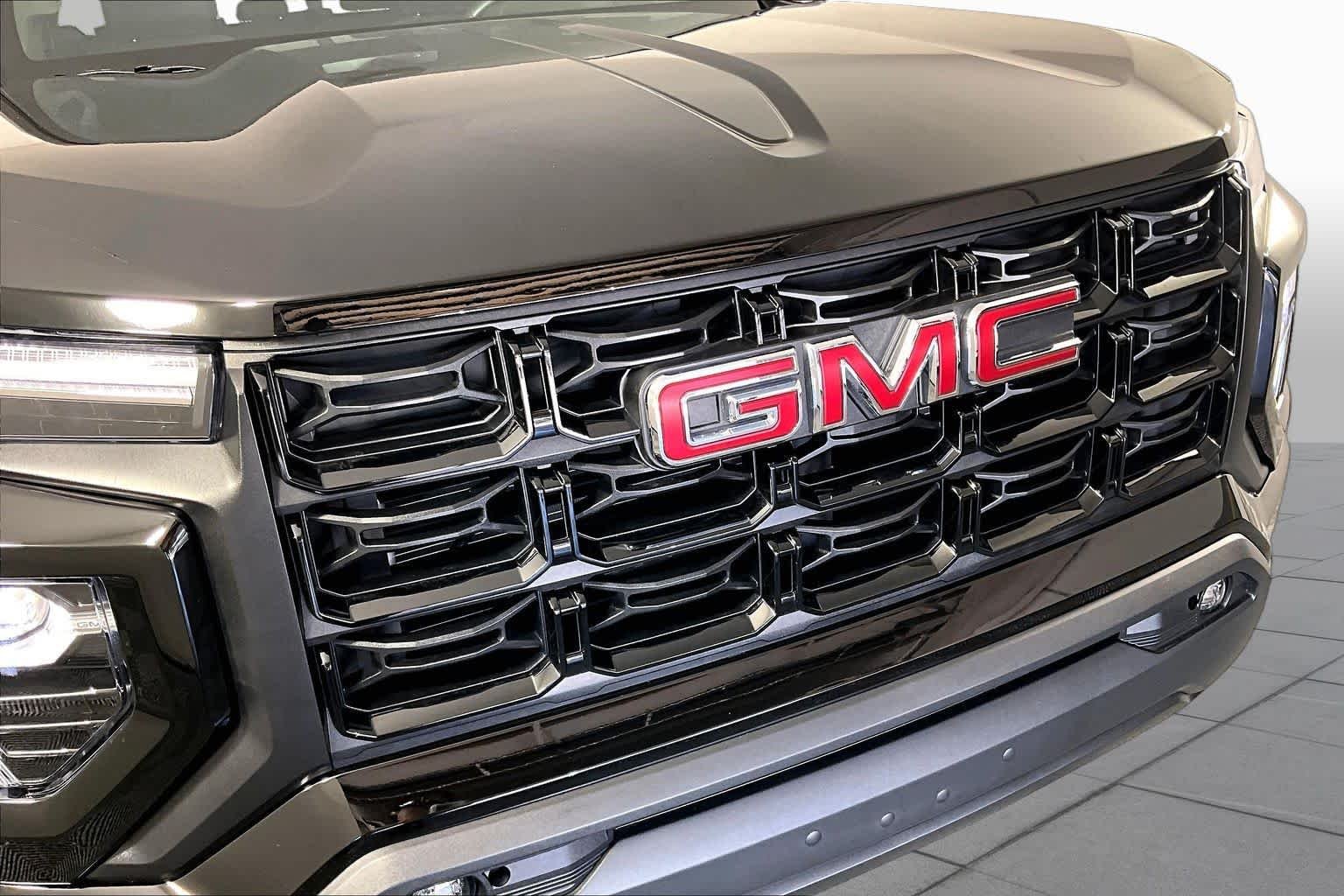 Used 2024 Onyx Black GMC 2WD Elevation image 28