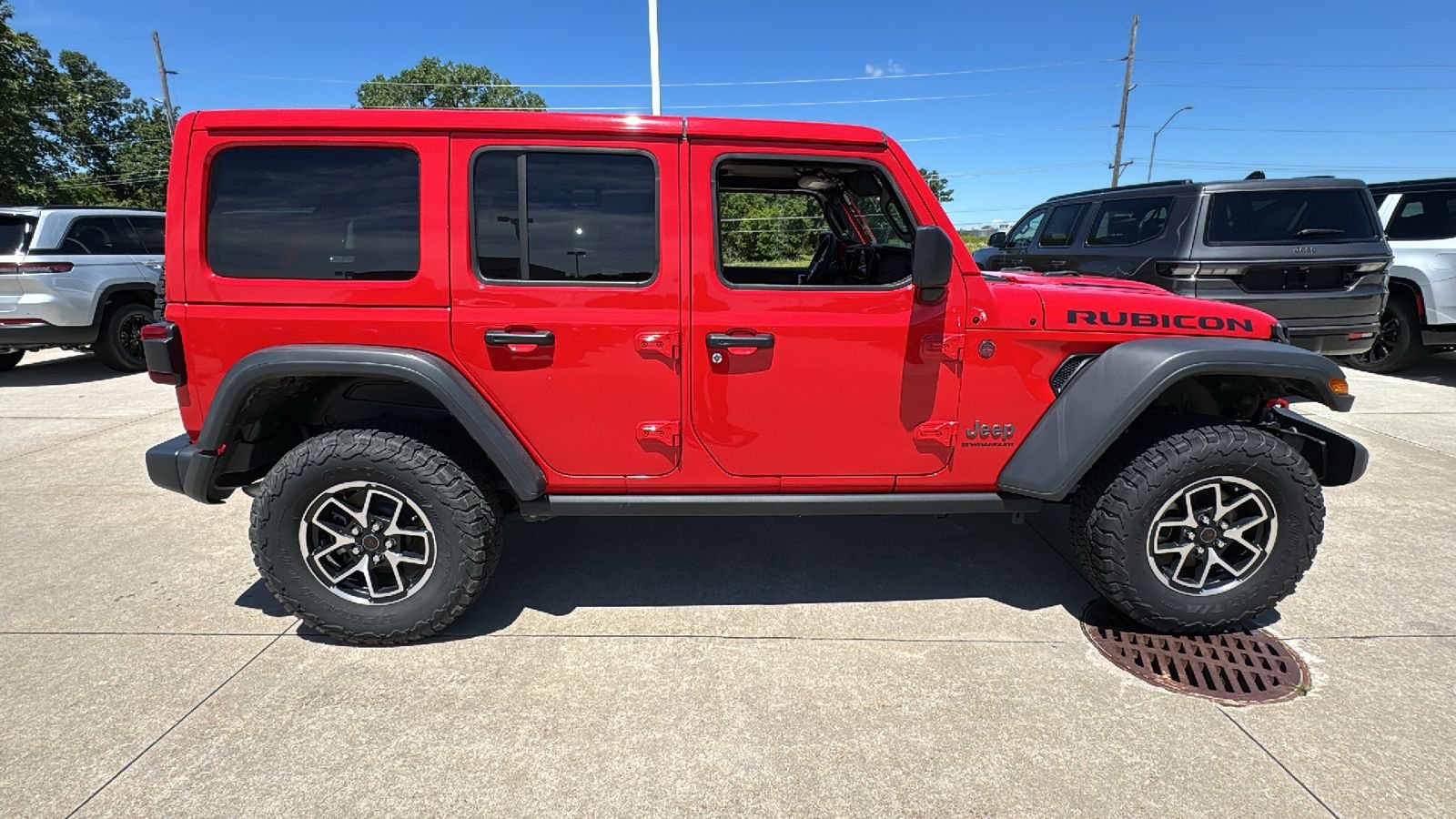Used 2025 Red Jeep Rubicon image 16