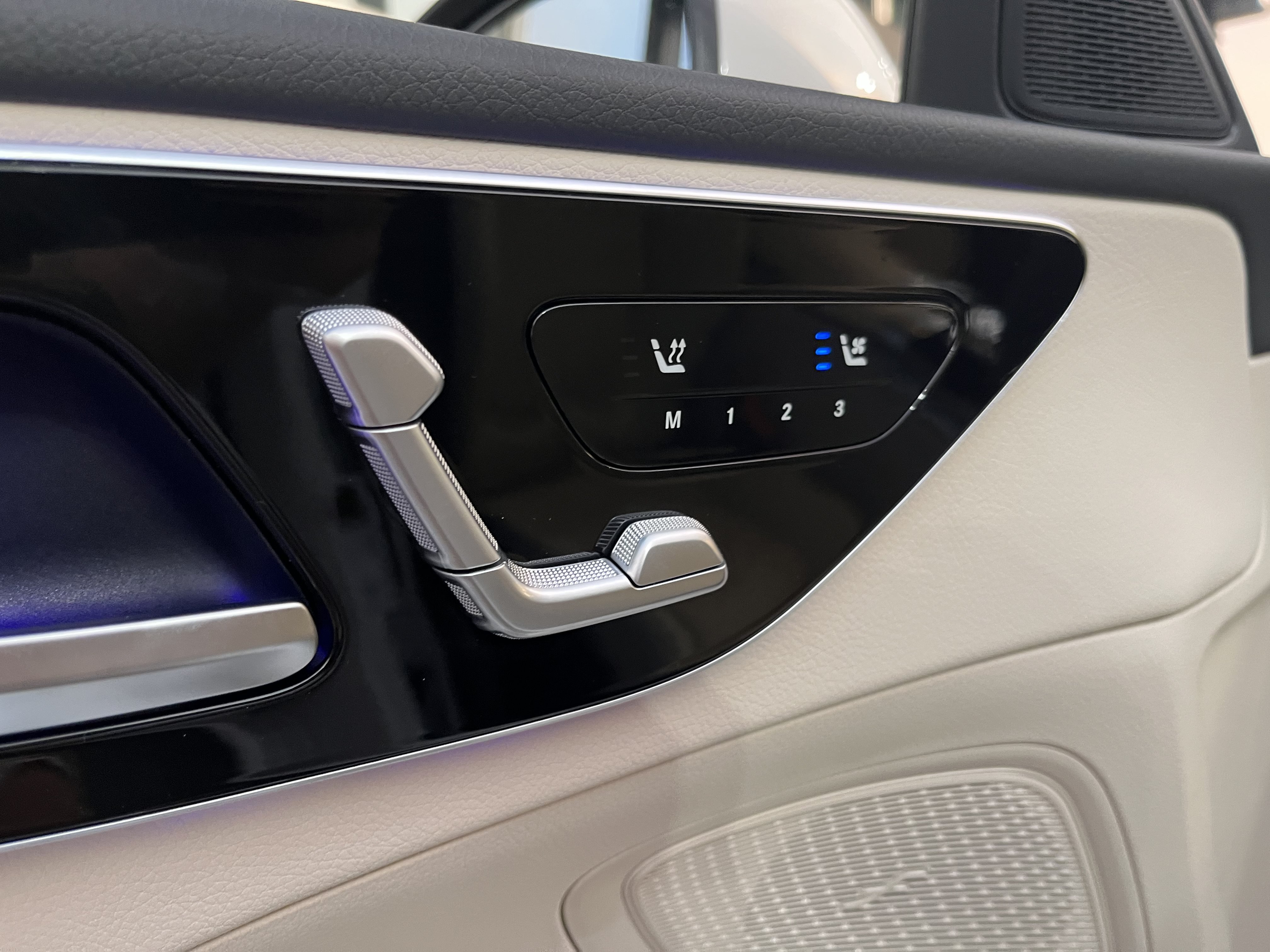 New 2026 POLAR WHITE Mercedes-Benz C 300 image 14