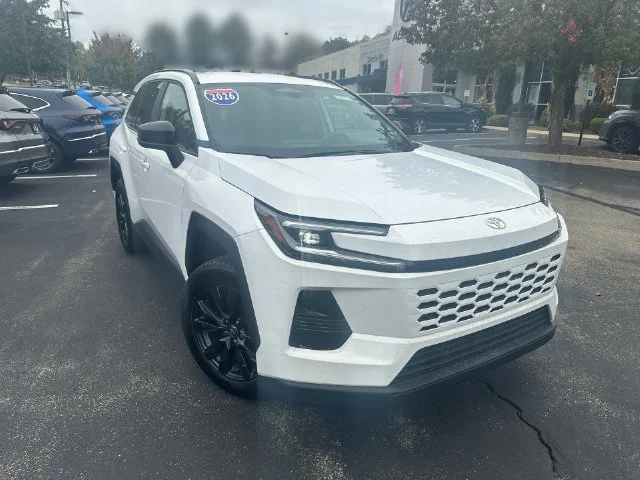 Used 2026 Off-white Toyota XLE Premium image 18