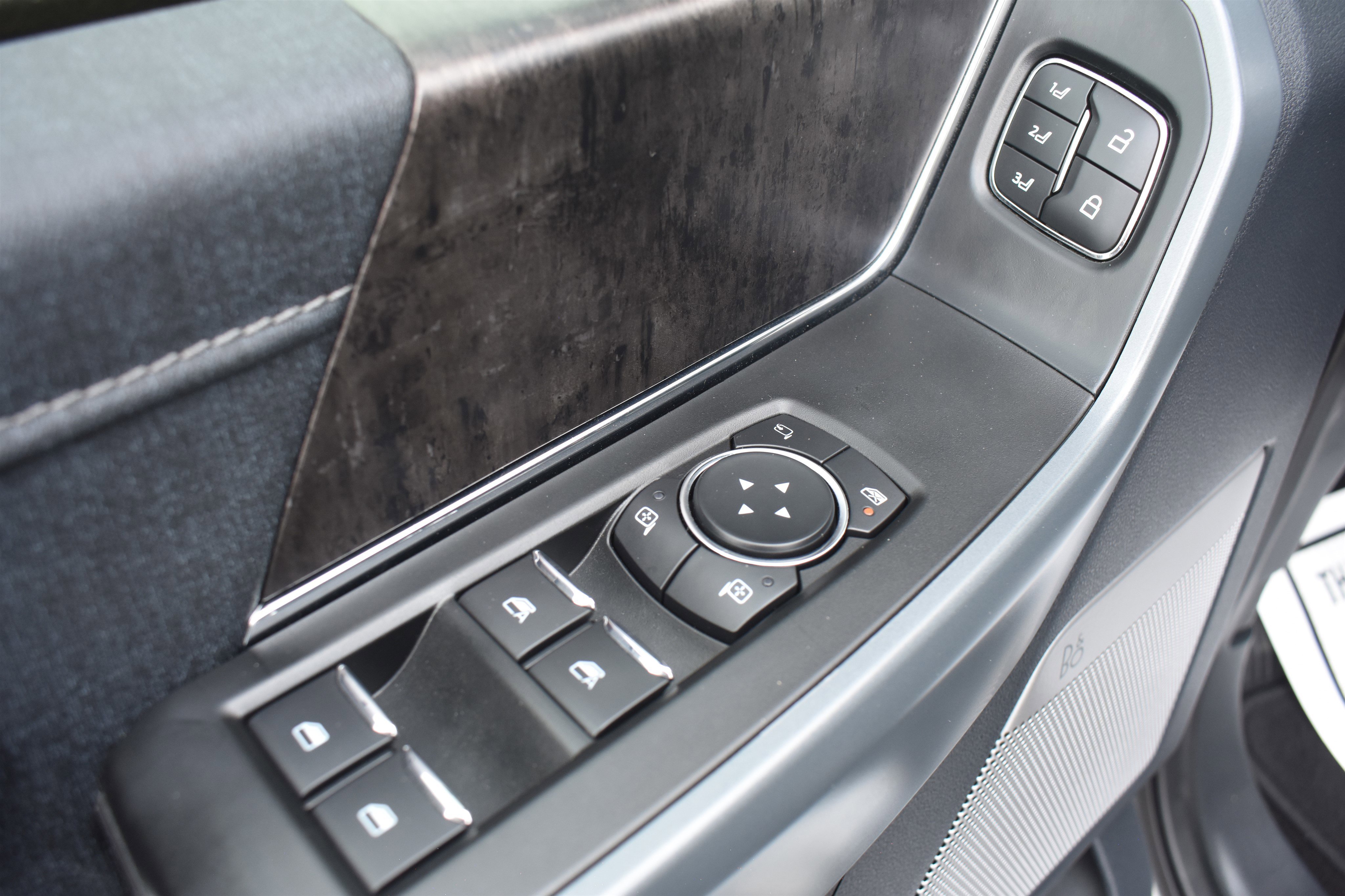 Used 2022  Ford LARIAT image 14
