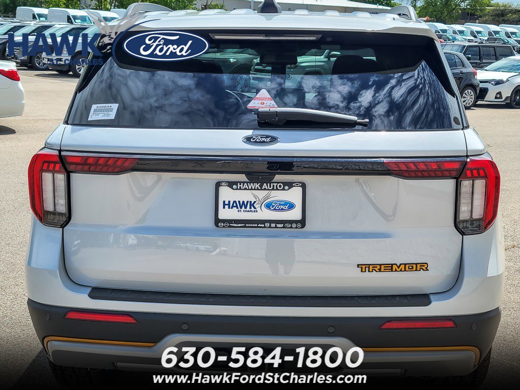 New 2026 Space White Metallic Ford Tremor® image 5