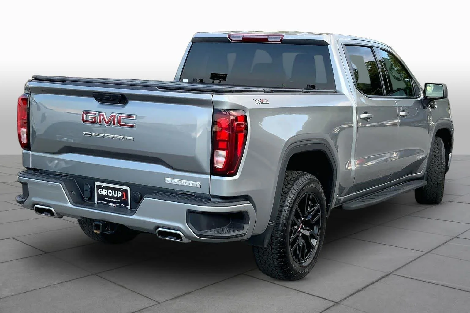 Used 2025 Sterling Metallic GMC Elevation image 12