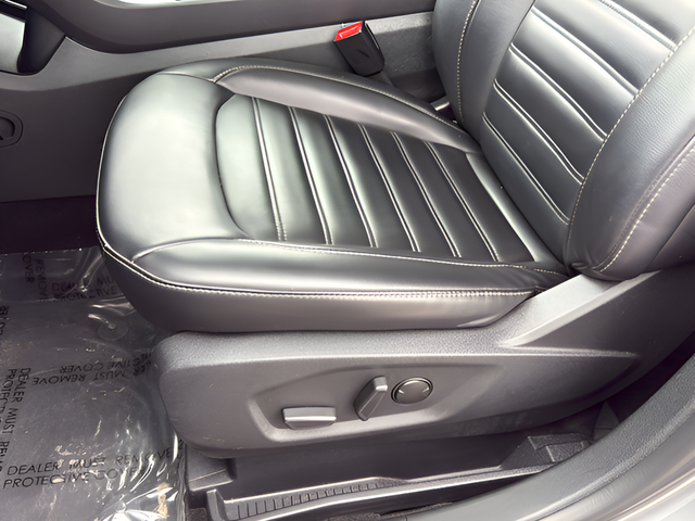 Used 2024 Gray Ford SEL image 25