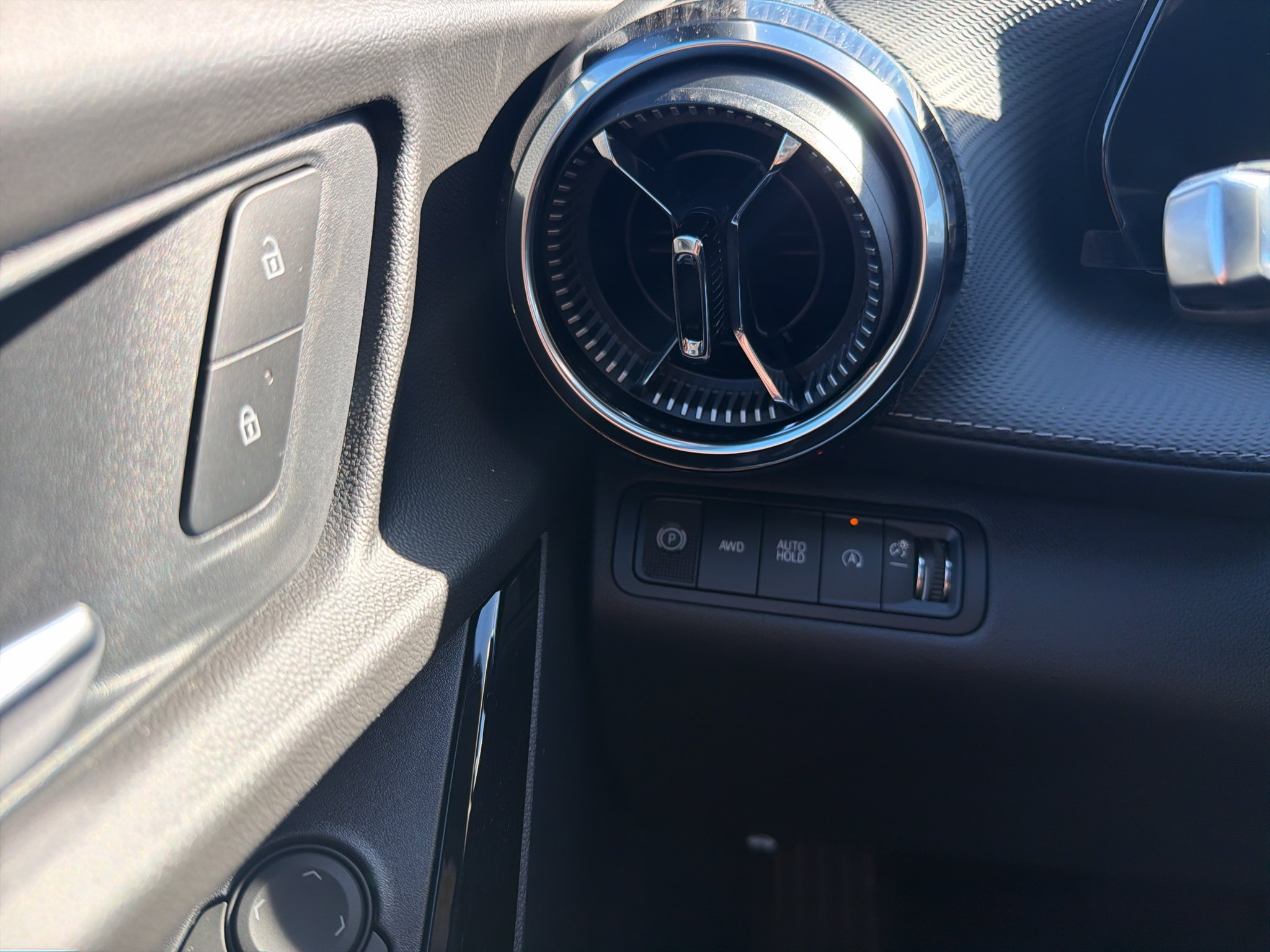 2027 Chevrolet Equinox LT - Photo 20
