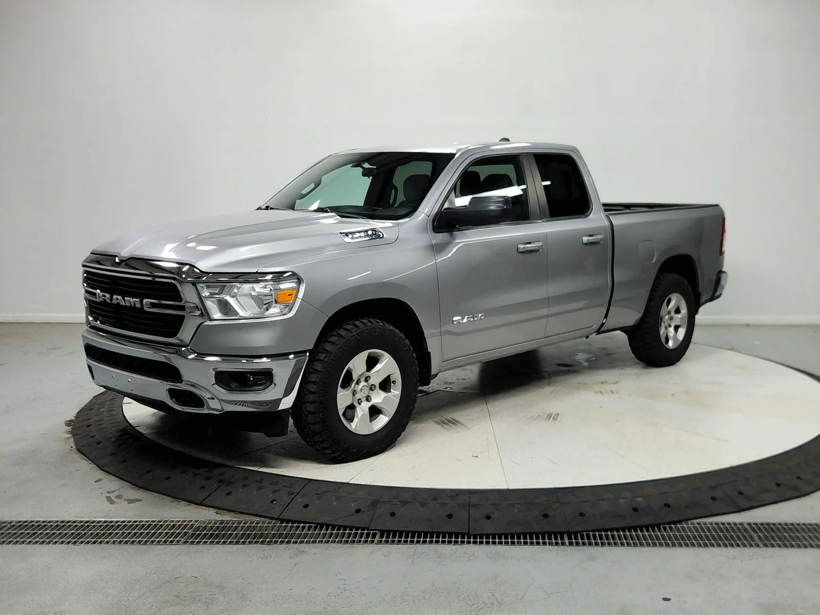 Used 2021 Silver Ram Big Horn/Lone Star image 4
