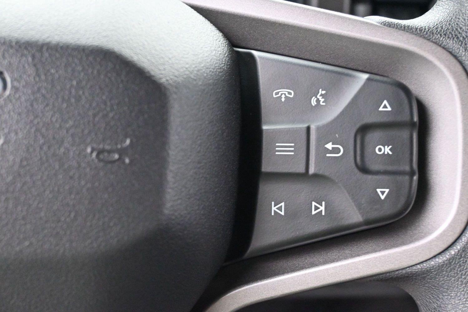 Used 2025 Green Ford Base image 17