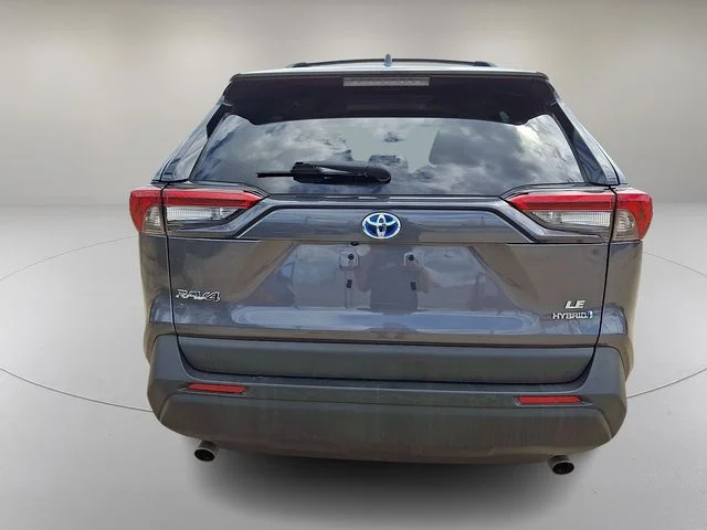 Used 2022 Gray Toyota LE image 9