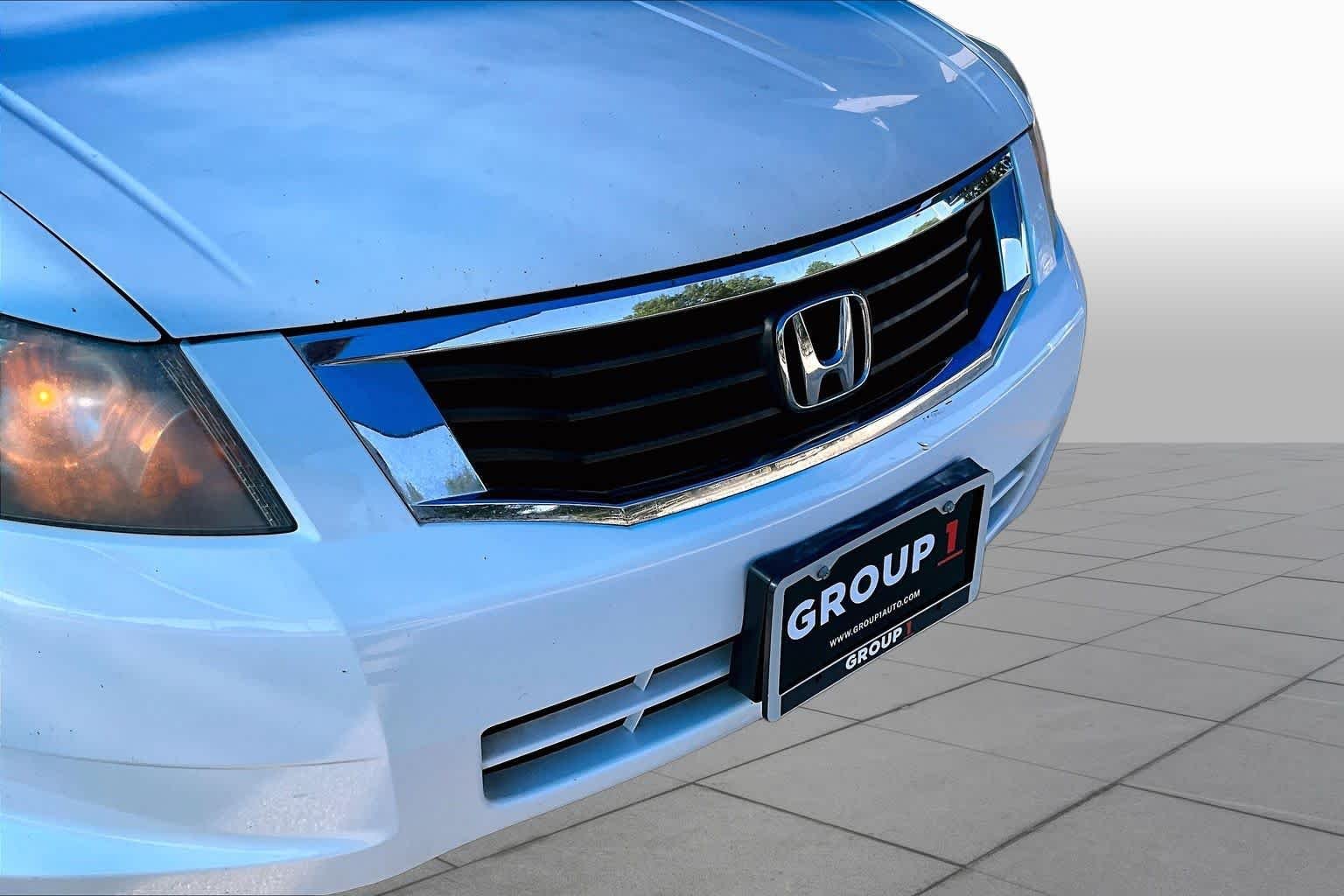 Used 2010 Taffeta White Honda EX-L image 28