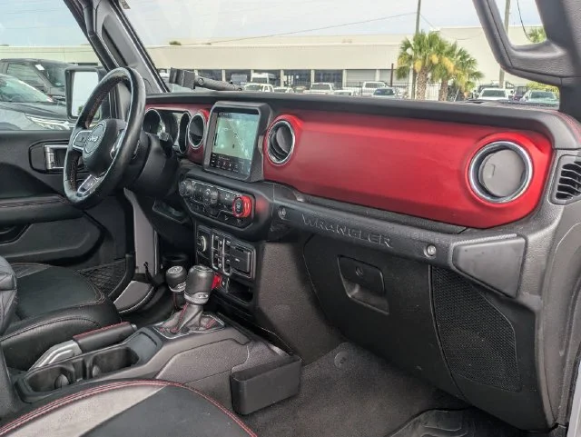 Used 2019 Silver Jeep Unlimited Rubicon image 32