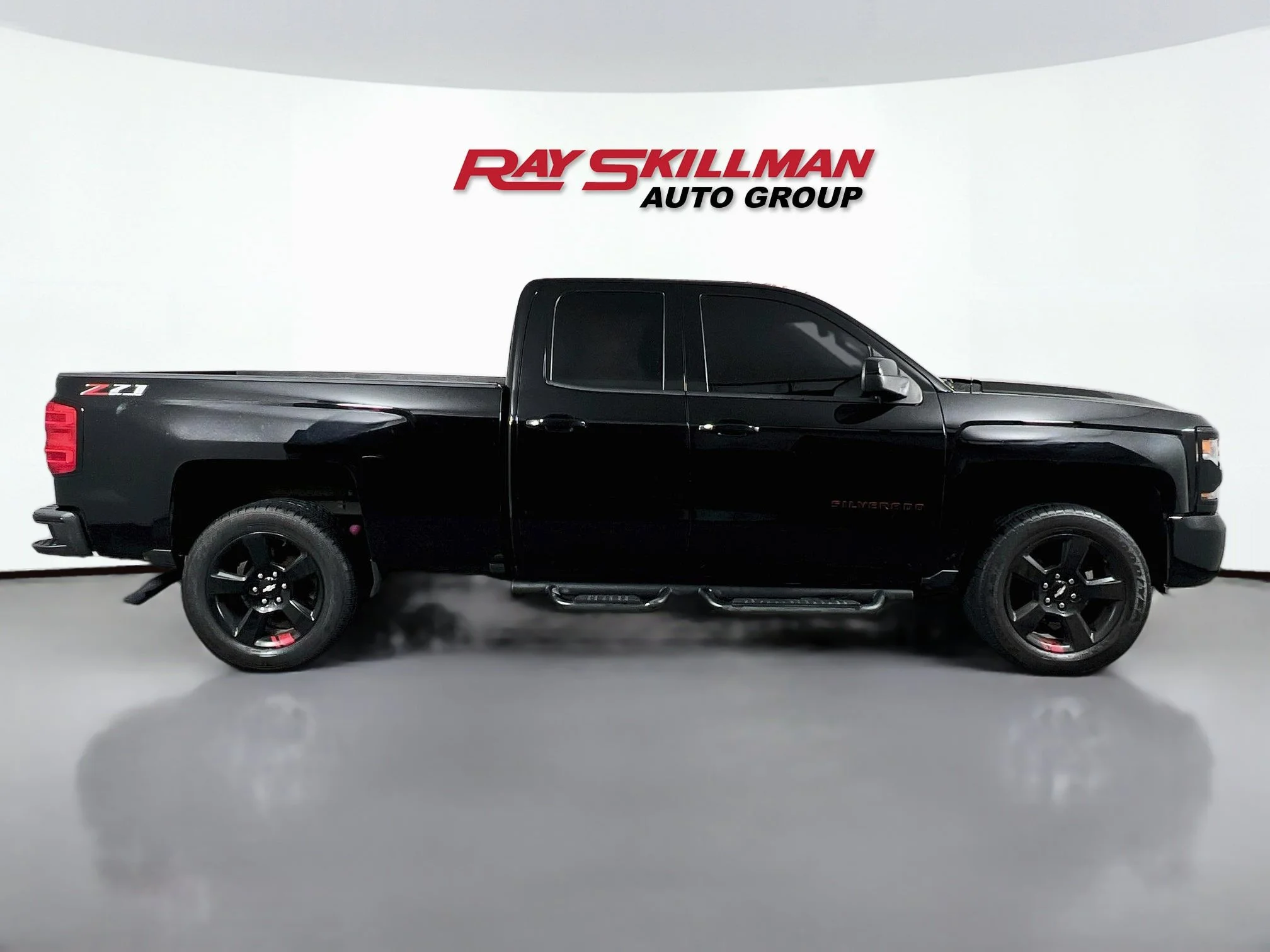Used 2018 Black Chevrolet LT image 8