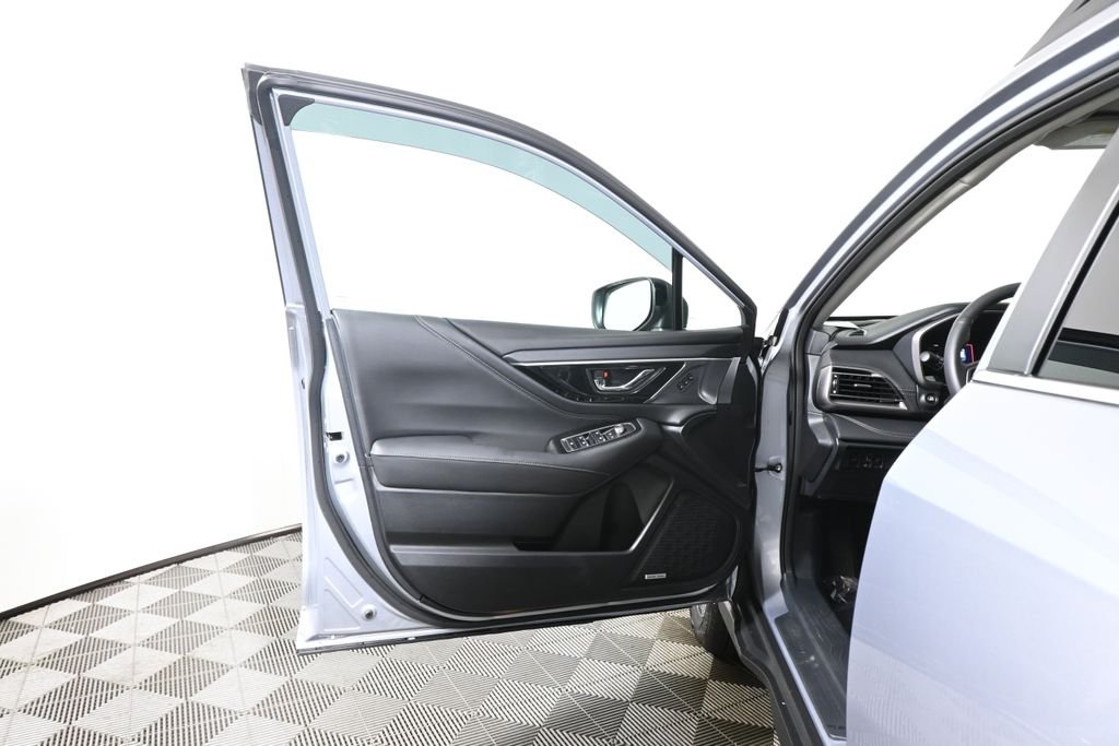 2025 Subaru Outback Limited - Photo 30