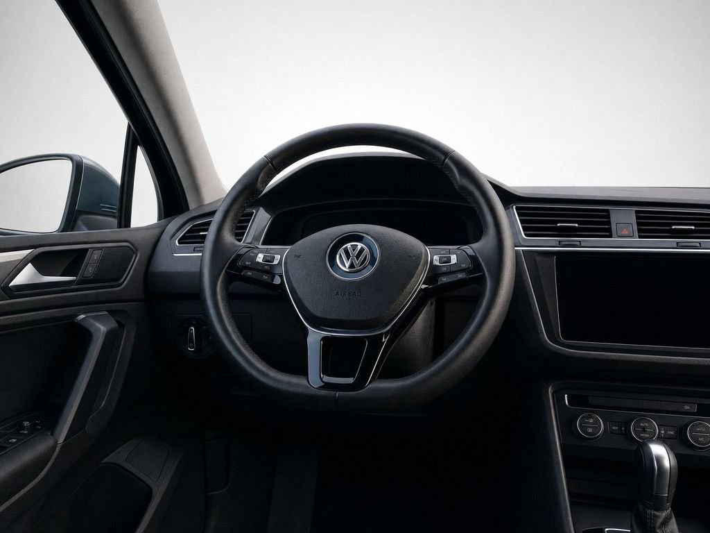 Used 2018 Gray Volkswagen 2.0T SE image 27