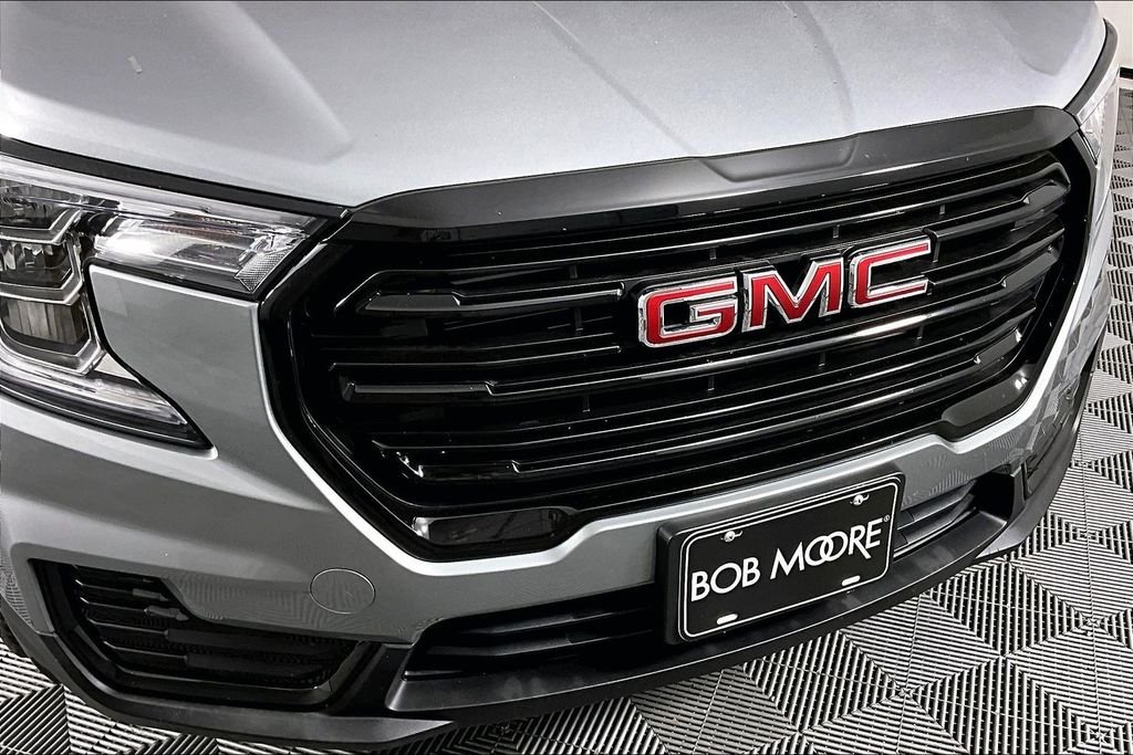 Used 2023 Silver GMC SLE image 30