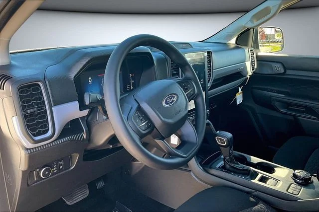 New 2025 Oxford White Ford XL image 7