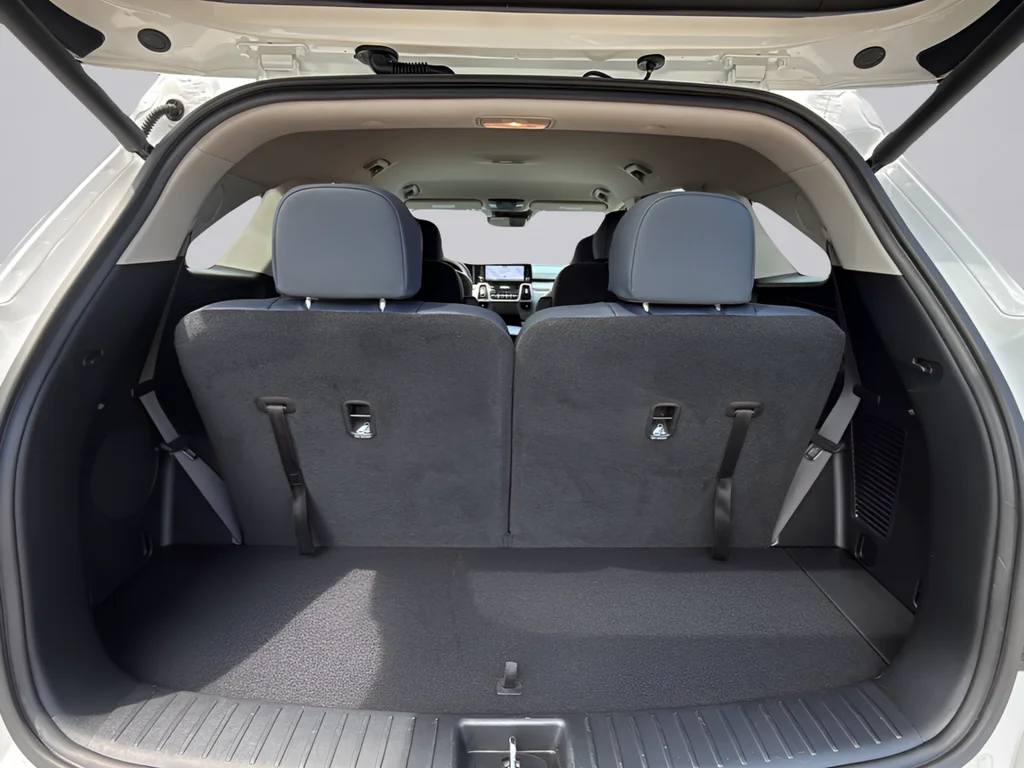 Certified Used 2024 Snow White Pearl Kia SX Prestige image 30