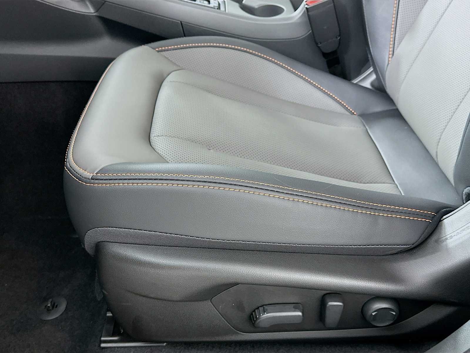 New 2026 CRYSTAL BLACK SILICA Subaru Limited Hybrid image 18
