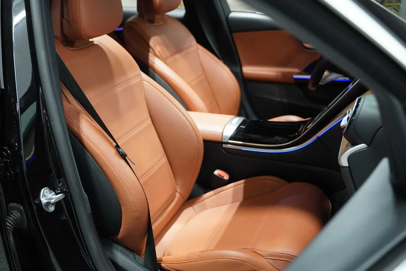 Used 2022 Obsidian Black Metallic Mercedes-Benz C 300 image 8